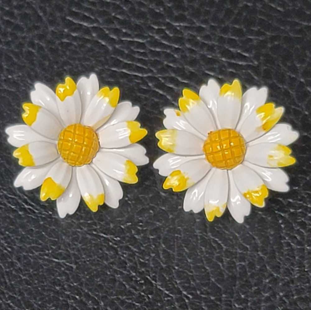 Vintage Yellow & White Daisy Enamel Metal Earrings, Clip On - Estate